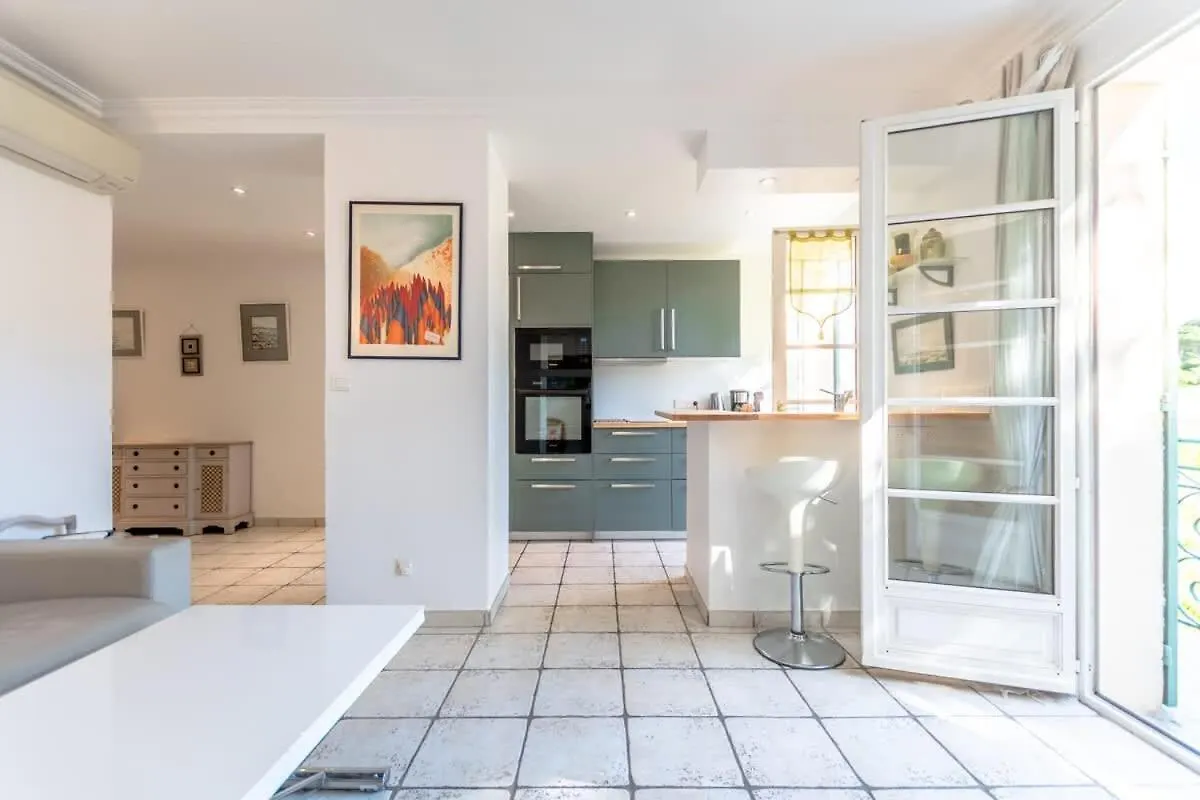 Appartement Centre Ville Place Des Lices Saint-Tropez France