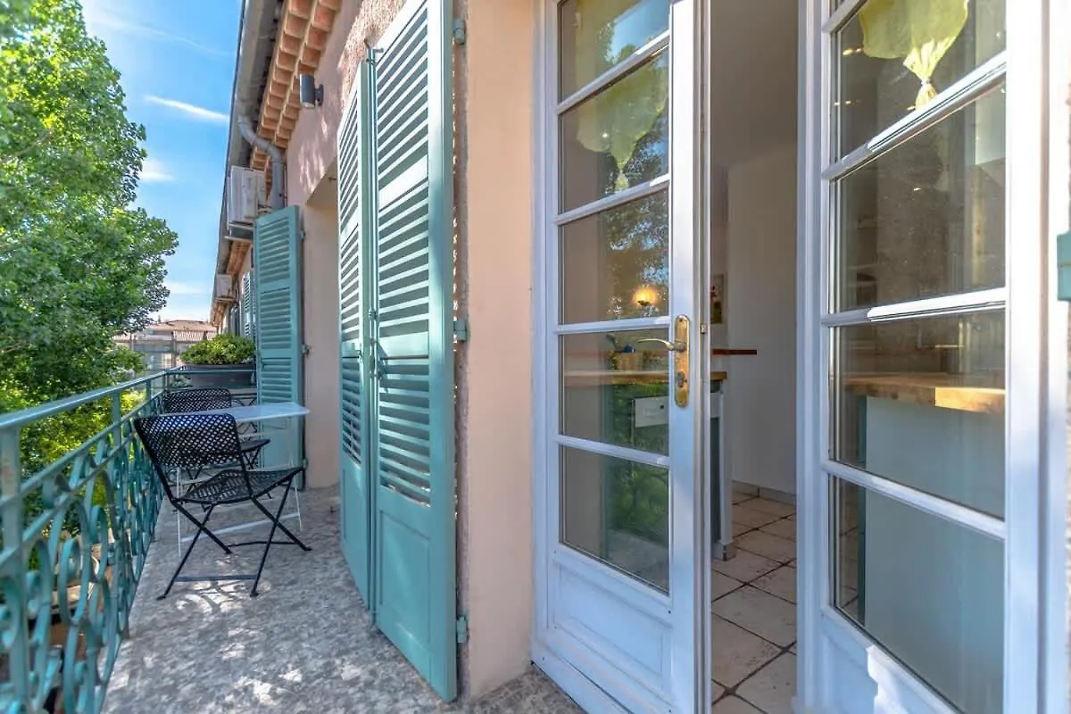 Apartment Appartement Centre Ville Place Des Lices Saint-Tropez France
