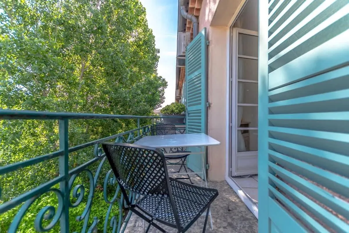 Appartement Centre Ville Place Des Lices Saint-Tropez